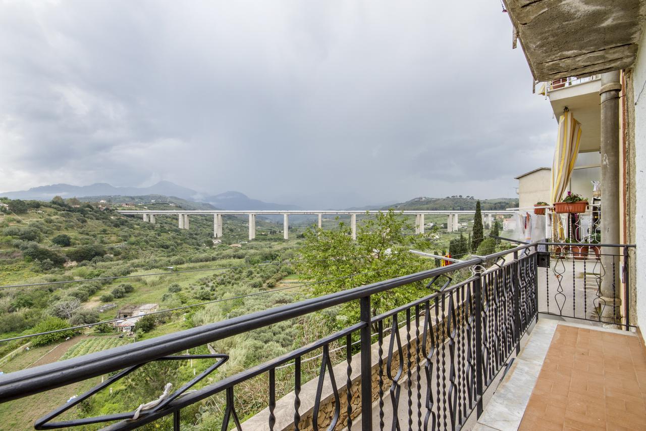 Апартаменты Casa Vacanza Paradise Vicino Cefalu Con Servizio Di Piscina A 3 Chilometri Кампофеличе-ди-Роччелла Экстерьер фото